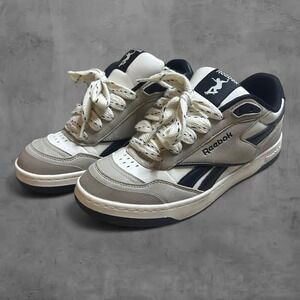 Size 10-Super Rare Reebok skate chinky sneakers